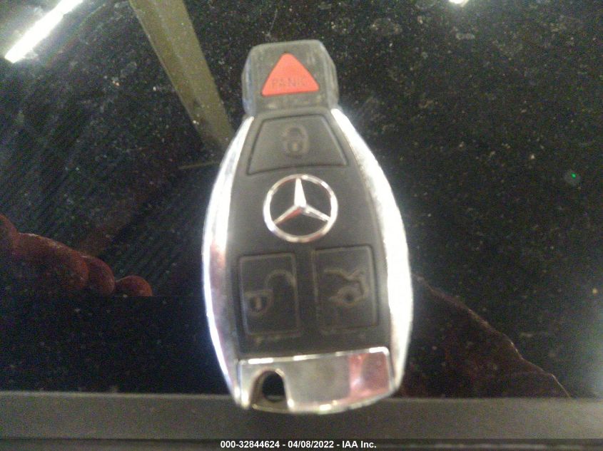 2013 MERCEDES-BENZ C-CLASS C 250 WDDGF4HB5DR276160