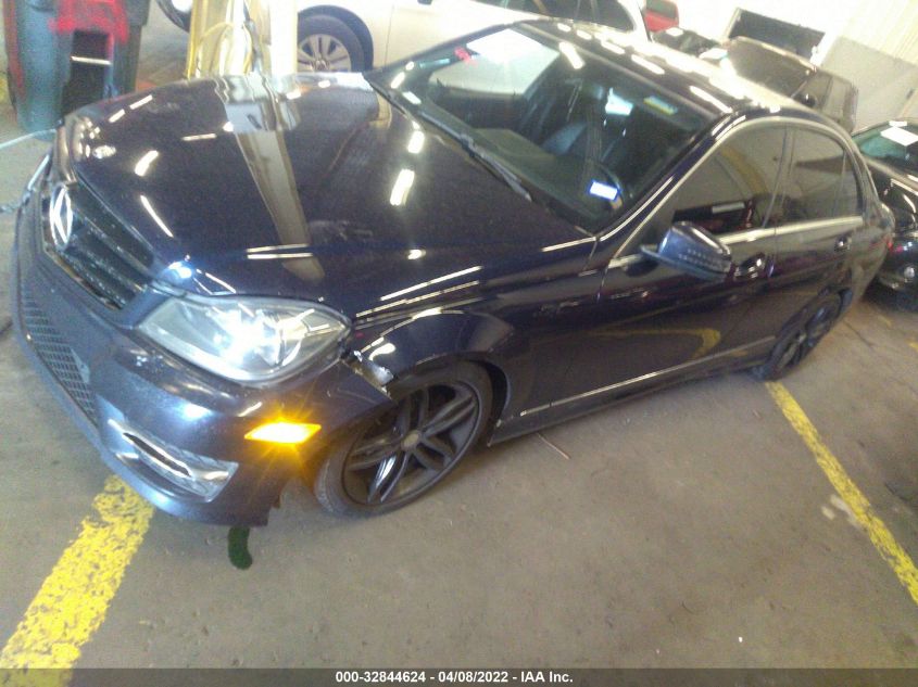 2013 MERCEDES-BENZ C-CLASS C 250 WDDGF4HB5DR276160