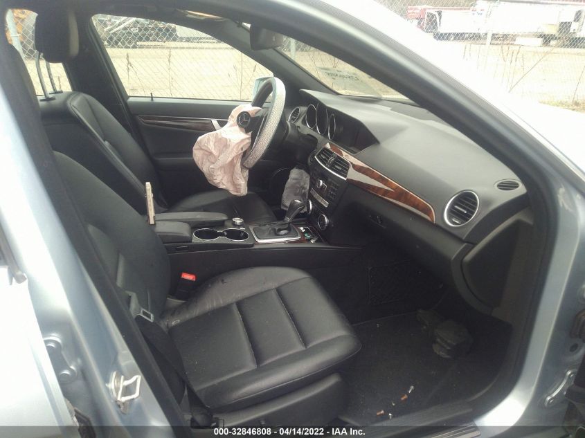 2013 MERCEDES-BENZ C-CLASS C 300 WDDGF8AB2DR261777