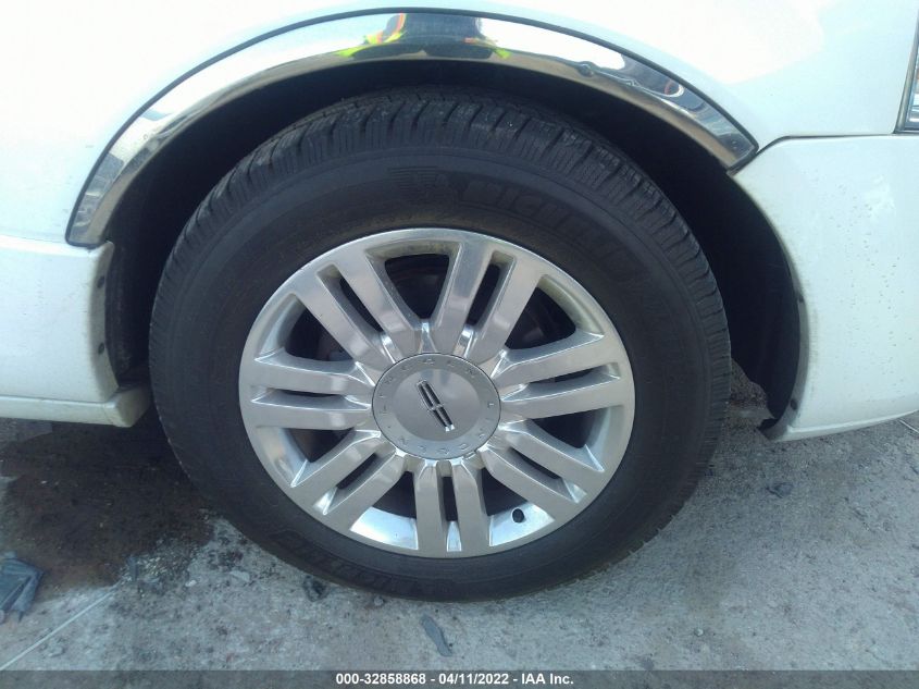 2014 LINCOLN NAVIGATOR 5LMJJ2H53EEL08747
