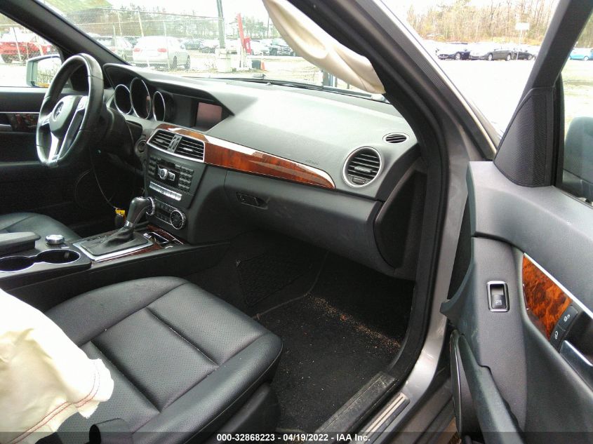 2014 MERCEDES-BENZ C-CLASS C 300 WDDGF8AB6EA908956