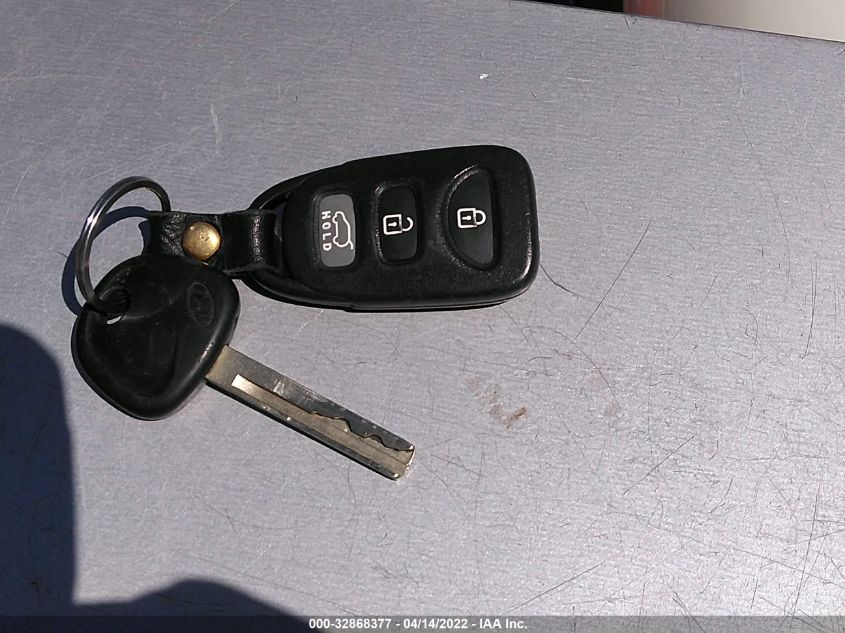 2013 HYUNDAI ELANTRA GT KMHD35LE6DU063482