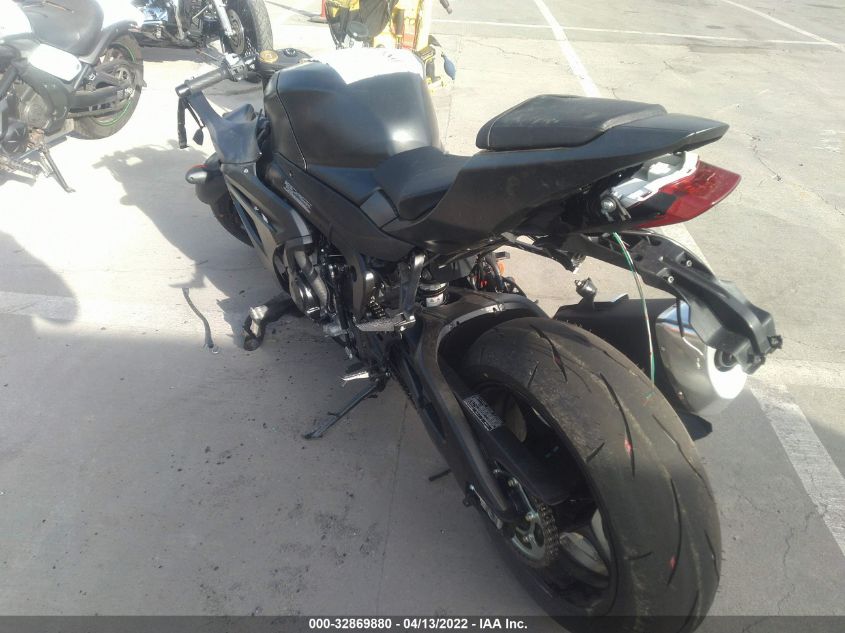 2022 SUZUKI GSX-R1000 JS1DM11F1N7100034