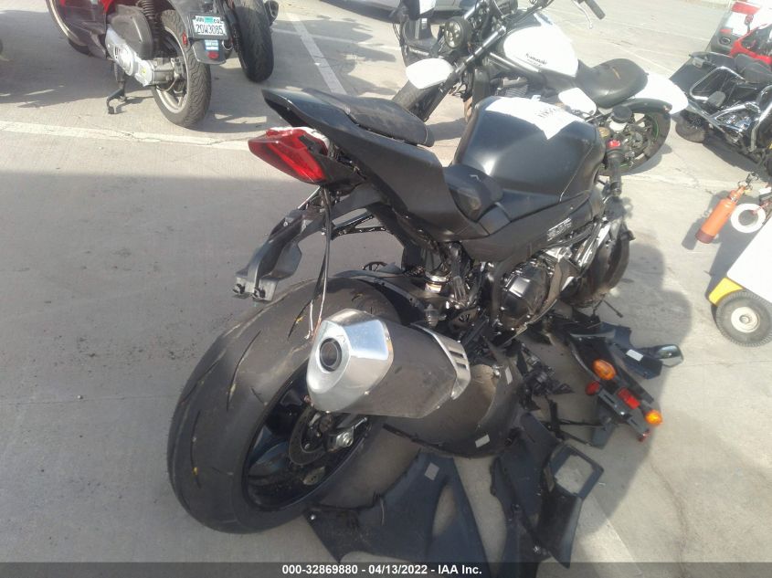 2022 SUZUKI GSX-R1000 JS1DM11F1N7100034