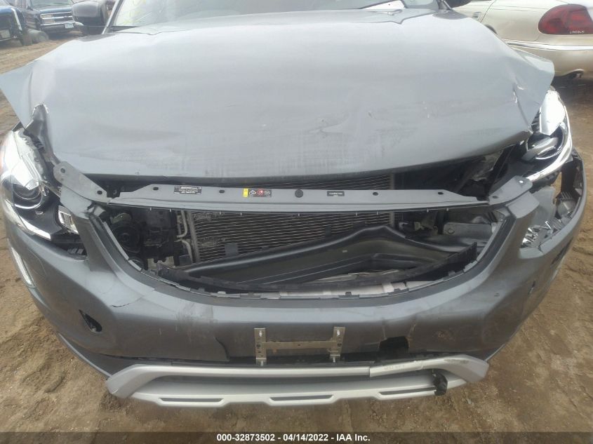 2017 VOLVO XC60 DYNAMIC YV449MRR9H2111840