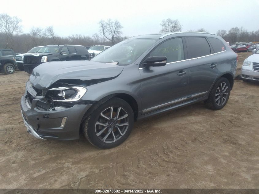 2017 VOLVO XC60 DYNAMIC YV449MRR9H2111840
