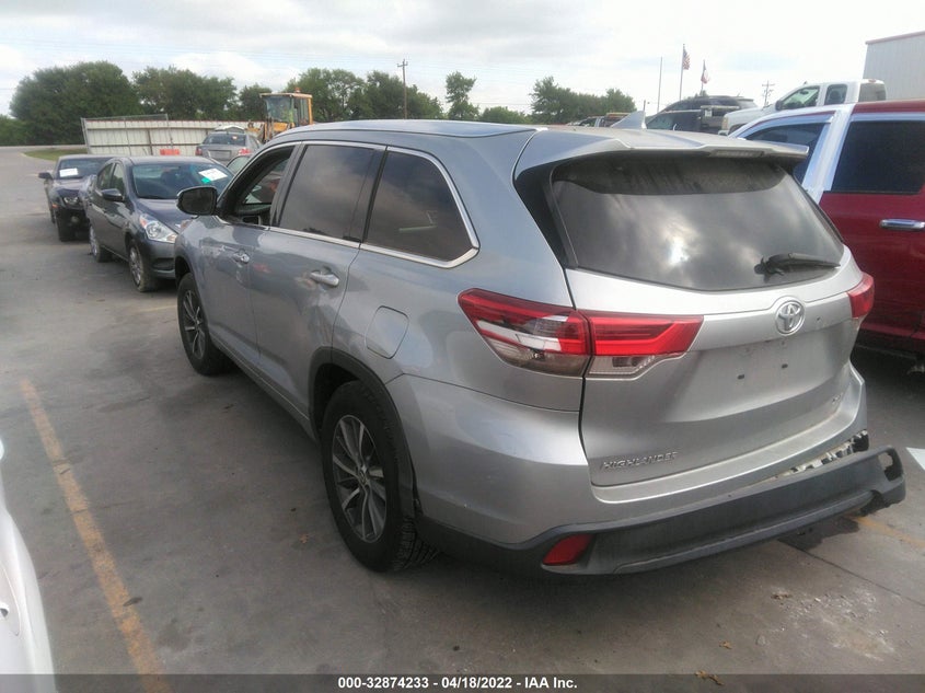VIN 5TDKZRFH3HS514613 2017 TOYOTA HIGHLANDER XLE/SE