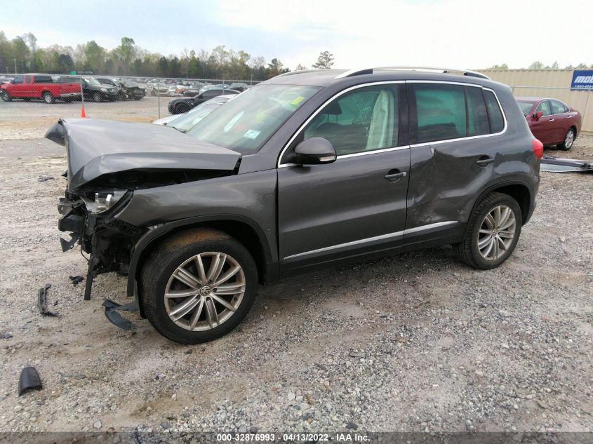 2013 VOLKSWAGEN TIGUAN SE W/SUNROOF & NAV WVGAV3AX0DW613253