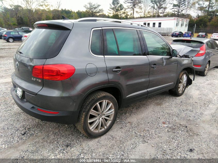 2013 VOLKSWAGEN TIGUAN SE W/SUNROOF & NAV WVGAV3AX0DW613253