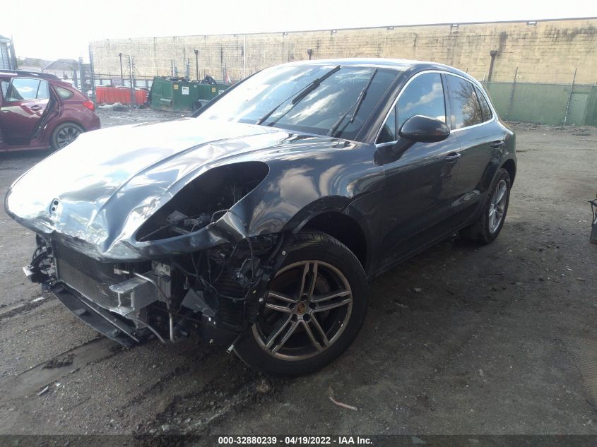 2017 PORSCHE MACAN S WP1AB2A56HLB17384