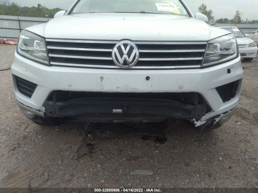 2015 VOLKSWAGEN TOUAREG SPORT W/TECHNOLOGY WVGEF9BP8FD001638
