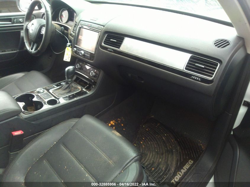 2015 VOLKSWAGEN TOUAREG SPORT W/TECHNOLOGY WVGEF9BP8FD001638