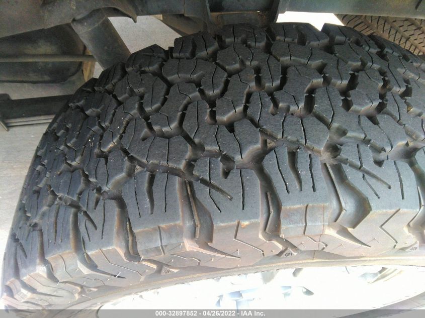 2017 TOYOTA TUNDRA 2WD SR5 5TFEW5F14HX215594
