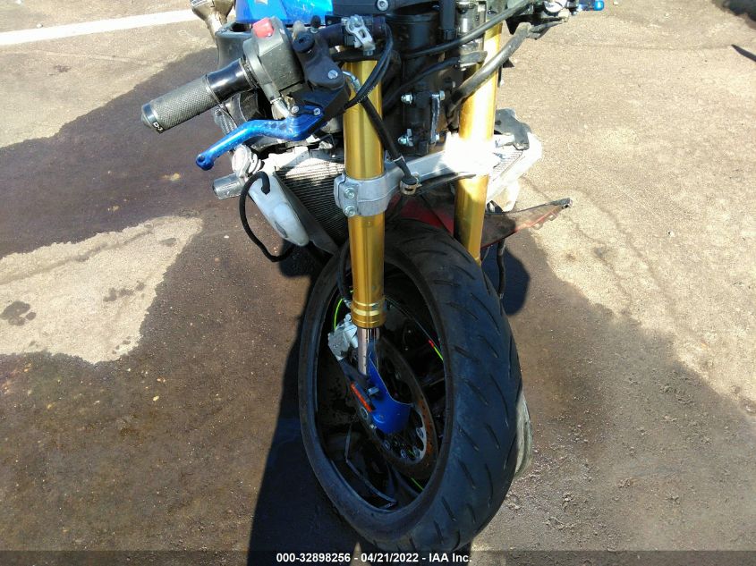 2016 SUZUKI GSX-R750 JS1GR7MA2G2100190