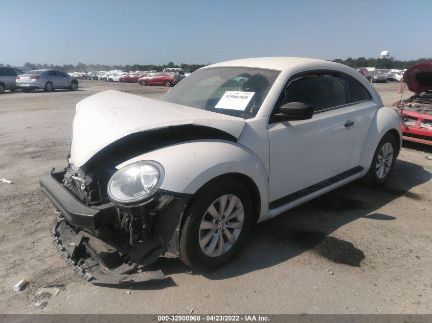 2018 VOLKSWAGEN BEETLE S/COAST 3VWFD7AT3JM702454