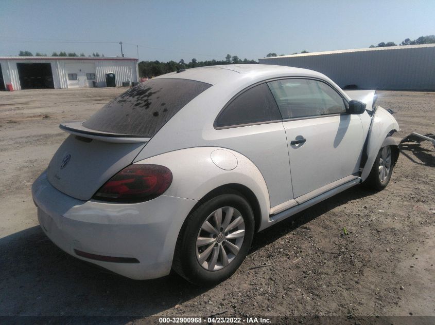 2018 VOLKSWAGEN BEETLE S/COAST 3VWFD7AT3JM702454