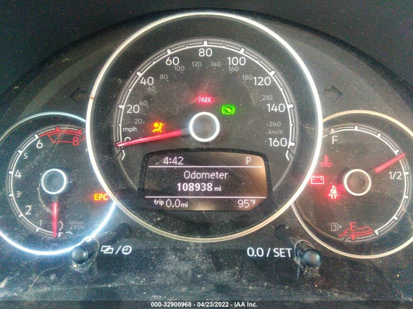 2018 VOLKSWAGEN BEETLE S/COAST 3VWFD7AT3JM702454