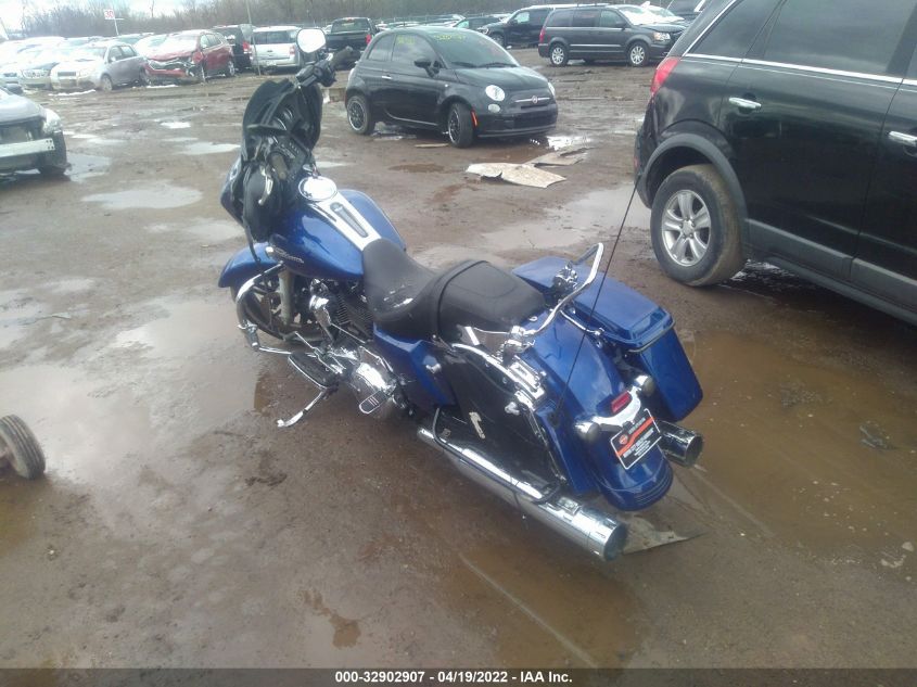 2017 HARLEY-DAVIDSON FLHX STREET GLIDE 1HD1KBC11HB676745