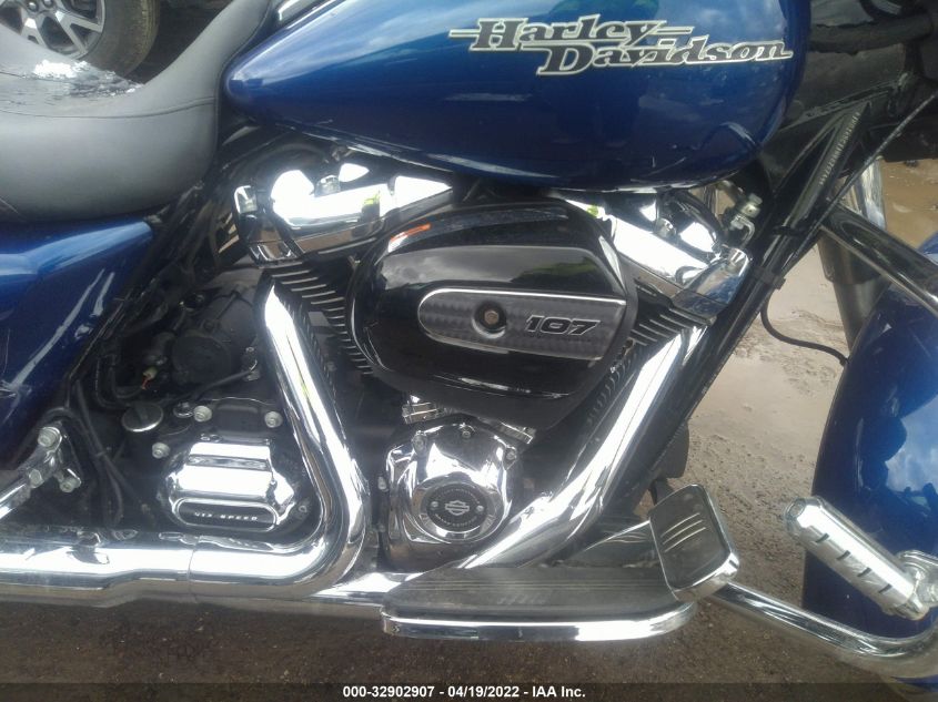 2017 HARLEY-DAVIDSON FLHX STREET GLIDE 1HD1KBC11HB676745