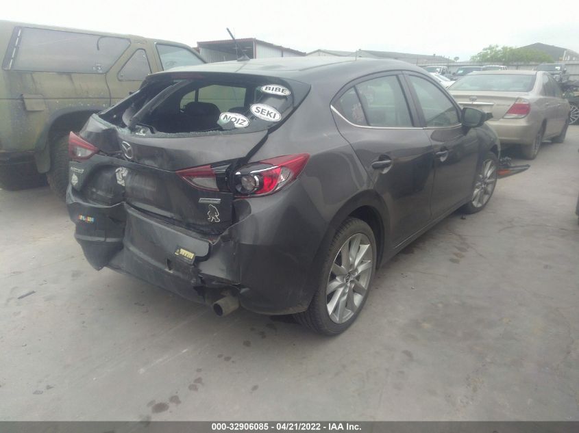 2017 MAZDA MAZDA3 5-DOOR TOURING 3MZBN1L76HM121162