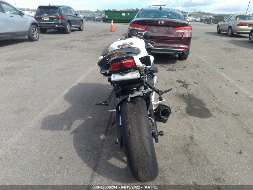 2011 SUZUKI GSX-R600 JS1GN7FA6B2102333