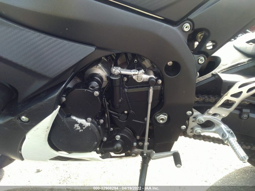 2011 SUZUKI GSX-R600 JS1GN7FA6B2102333