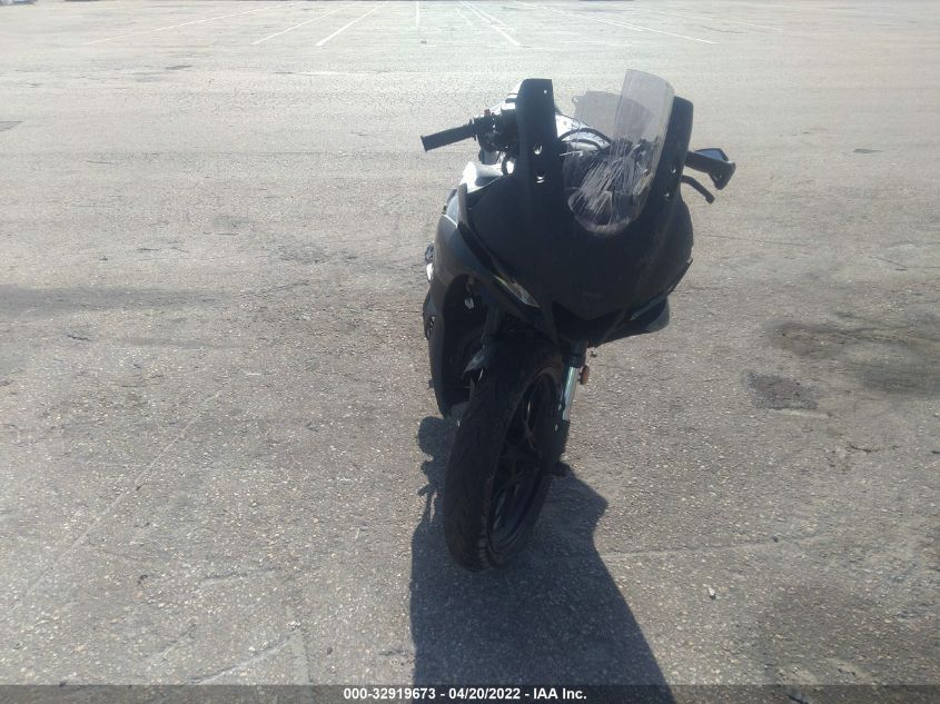 2020 YAMAHA YZFR3 A MH3RH18Y0LK004365