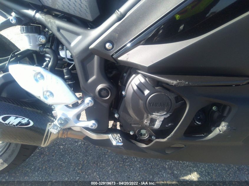 2020 YAMAHA YZFR3 A MH3RH18Y0LK004365