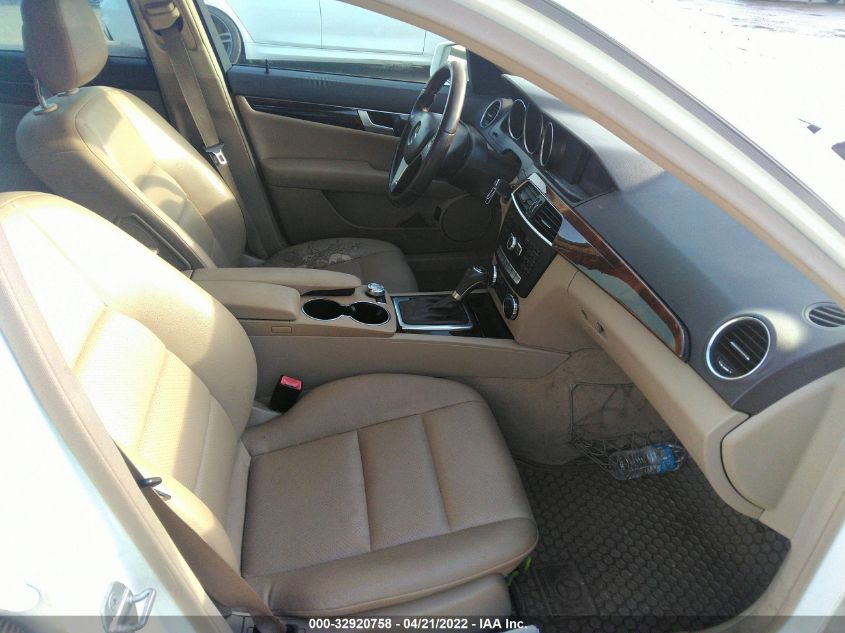 2013 MERCEDES-BENZ C-CLASS C 250 WDDGF4HB9DA773145