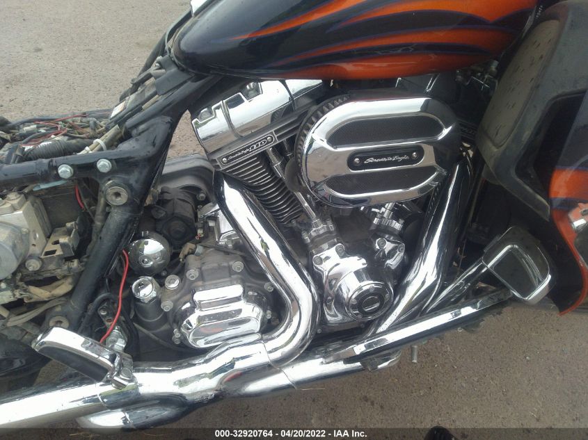 2015 HARLEY-DAVIDSON FLHXSE CVO STREET GLIDE 1HD1PXN17FB962883