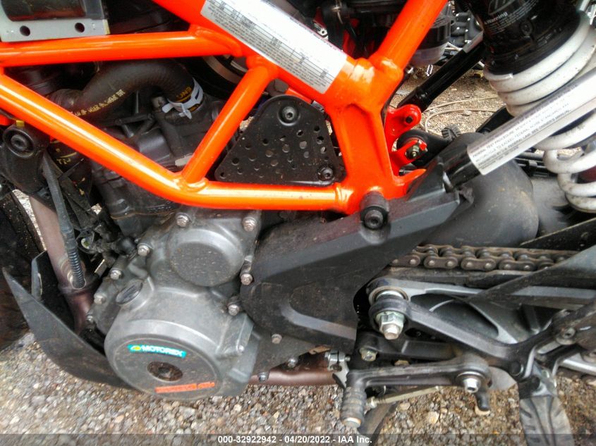 2021 KTM 390 DUKE MD2JPJ406MC286516