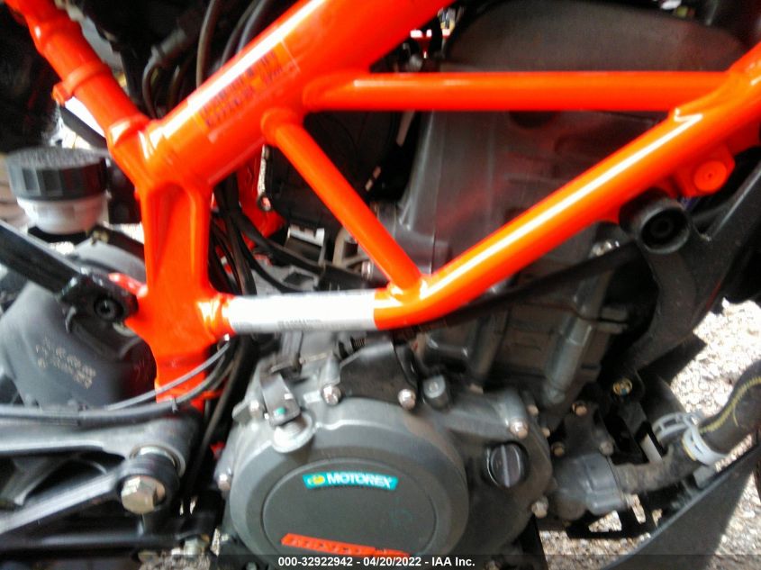 2021 KTM 390 DUKE MD2JPJ406MC286516