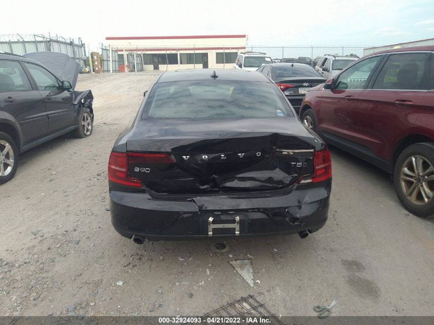 2018 VOLVO S90 MOMENTUM LVY982MK9JP022071
