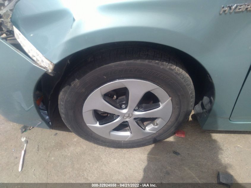 2015 TOYOTA PRIUS FOUR JTDKN3DU2F1926718