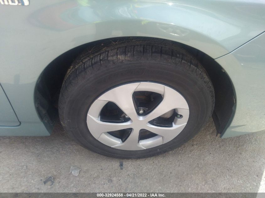 2015 TOYOTA PRIUS FOUR JTDKN3DU2F1926718