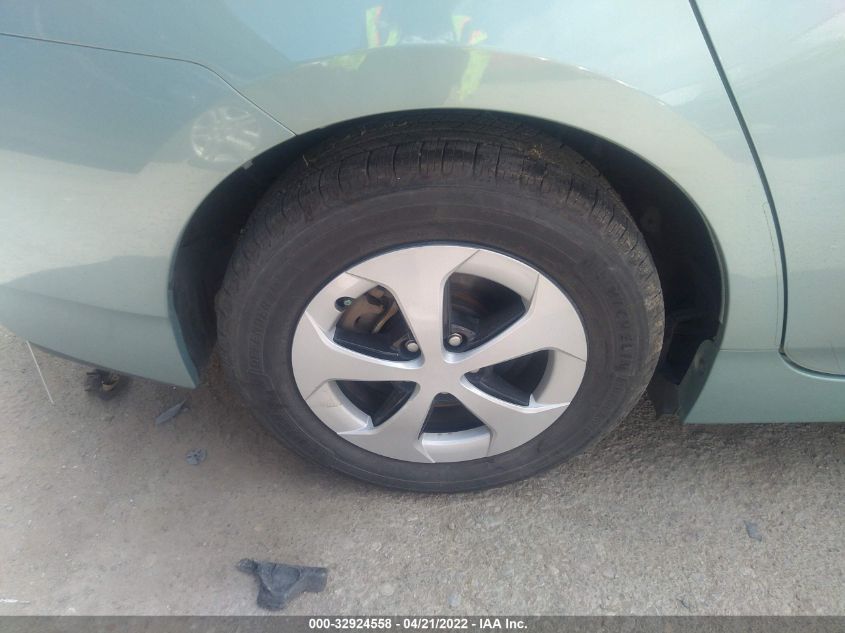 2015 TOYOTA PRIUS FOUR JTDKN3DU2F1926718