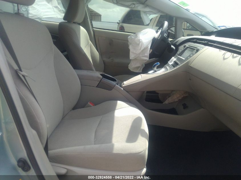 2015 TOYOTA PRIUS FOUR JTDKN3DU2F1926718