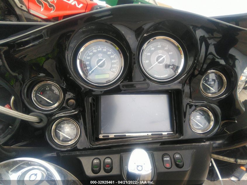 2012 HARLEY-DAVIDSON FLHTK ELECTRA GLIDE ULTRA LTD 1HD1KEM12CB649224