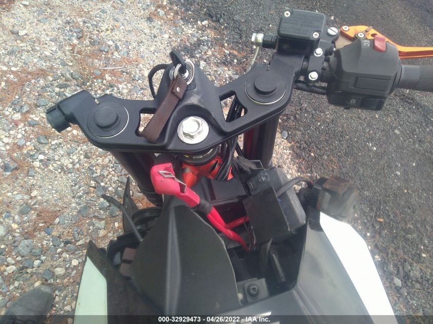 2017 KTM 390 DUKE MD2JYJ403HC274097