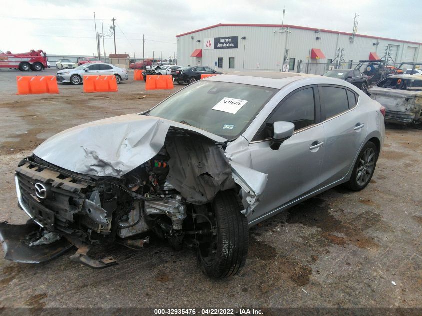 2018 MAZDA MAZDA3 4-DOOR TOURING 3MZBN1V3XJM180392