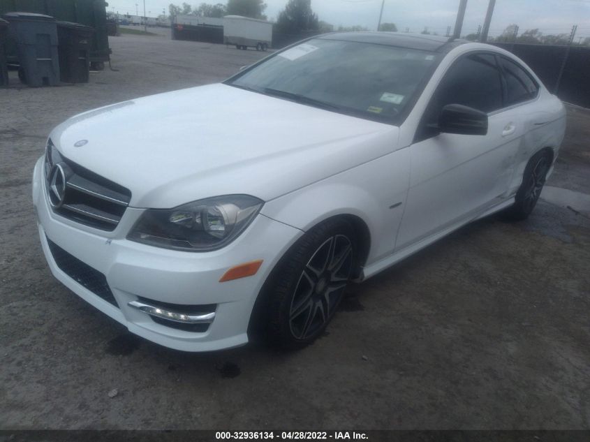 2014 MERCEDES-BENZ C 250 WDDGJ4HB7EG206364