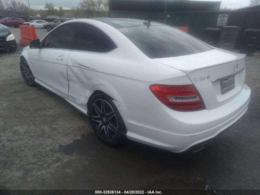2014 MERCEDES-BENZ C 250 WDDGJ4HB7EG206364