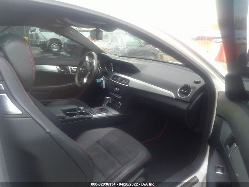 2014 MERCEDES-BENZ C 250 WDDGJ4HB7EG206364