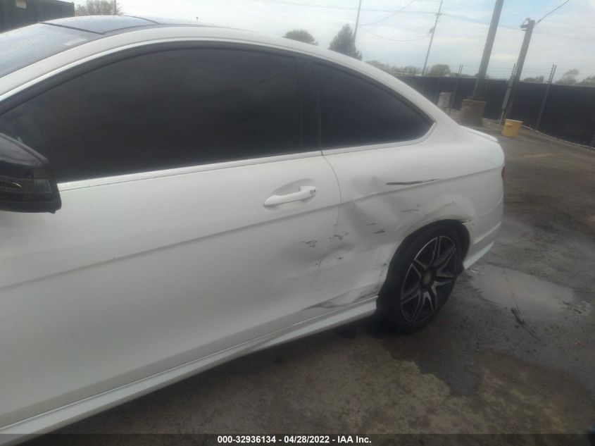2014 MERCEDES-BENZ C 250 WDDGJ4HB7EG206364