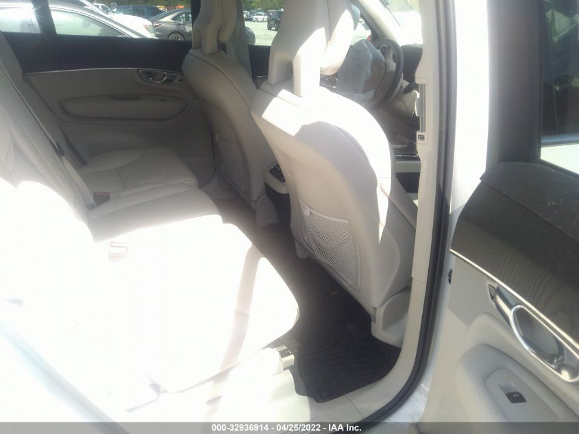2020 VOLVO XC90 MOMENTUM YV4102PK7L1622307