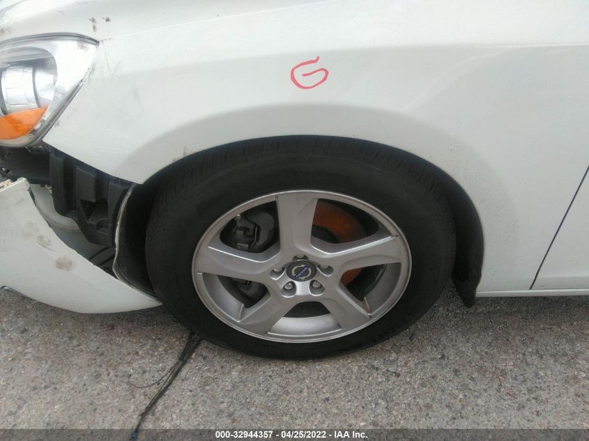 2013 VOLVO S60 T5 YV1612FSXD2180328