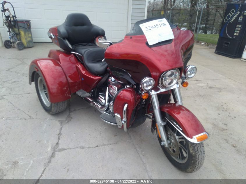 2018 HARLEY-DAVIDSON FLHTCUTG TRI GLIDE ULTRA 1HD1MAD17JB856370