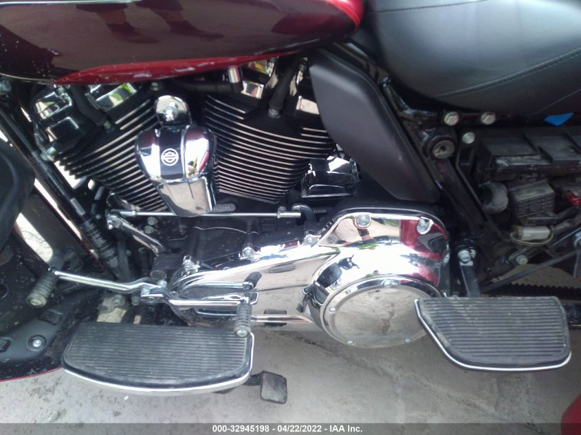 2018 HARLEY-DAVIDSON FLHTCUTG TRI GLIDE ULTRA 1HD1MAD17JB856370