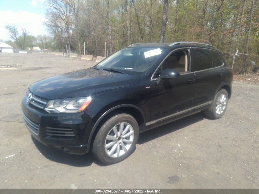 2013 VOLKSWAGEN TOUAREG EXEC WVGEP9BP1DD005282