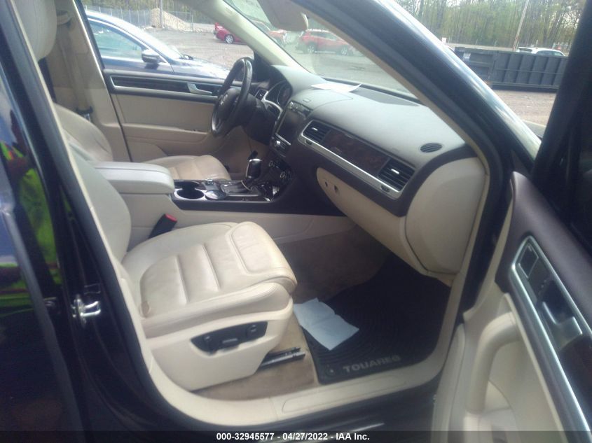 2013 VOLKSWAGEN TOUAREG EXEC WVGEP9BP1DD005282